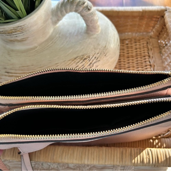 Vince Camuto Blush Pink Leather Crossbody Bag - Picture 3 of 3